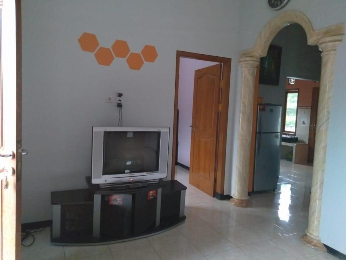 Villa Trijaya Batu  Exterior foto