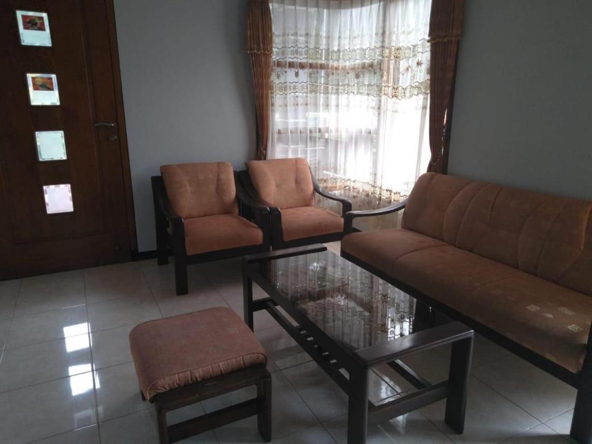 Villa Trijaya Batu  Exterior foto